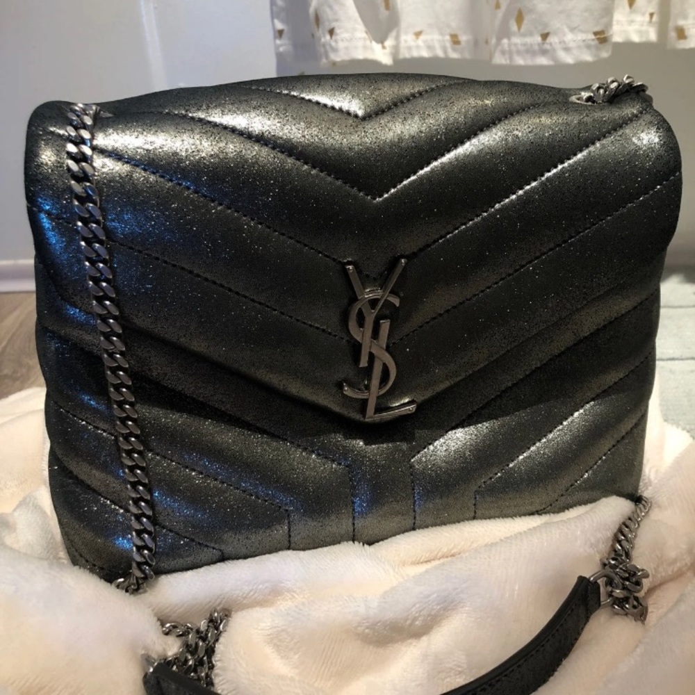 🤩Amazing YSL Lou Lou chain bag authentic